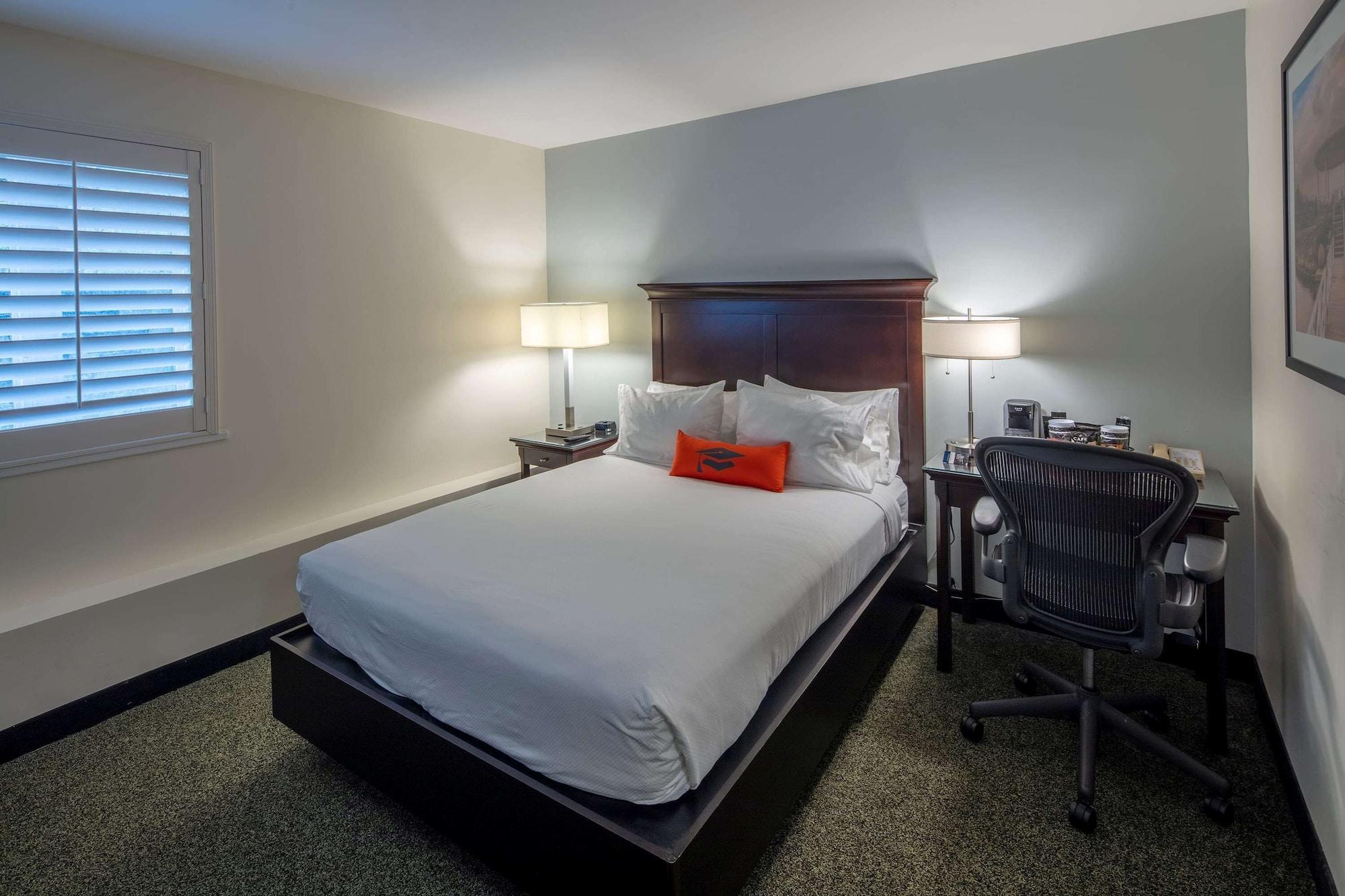 Collegian Hotel & Suites, Trademark Collection By Wyndham シラキュース エクステリア 写真