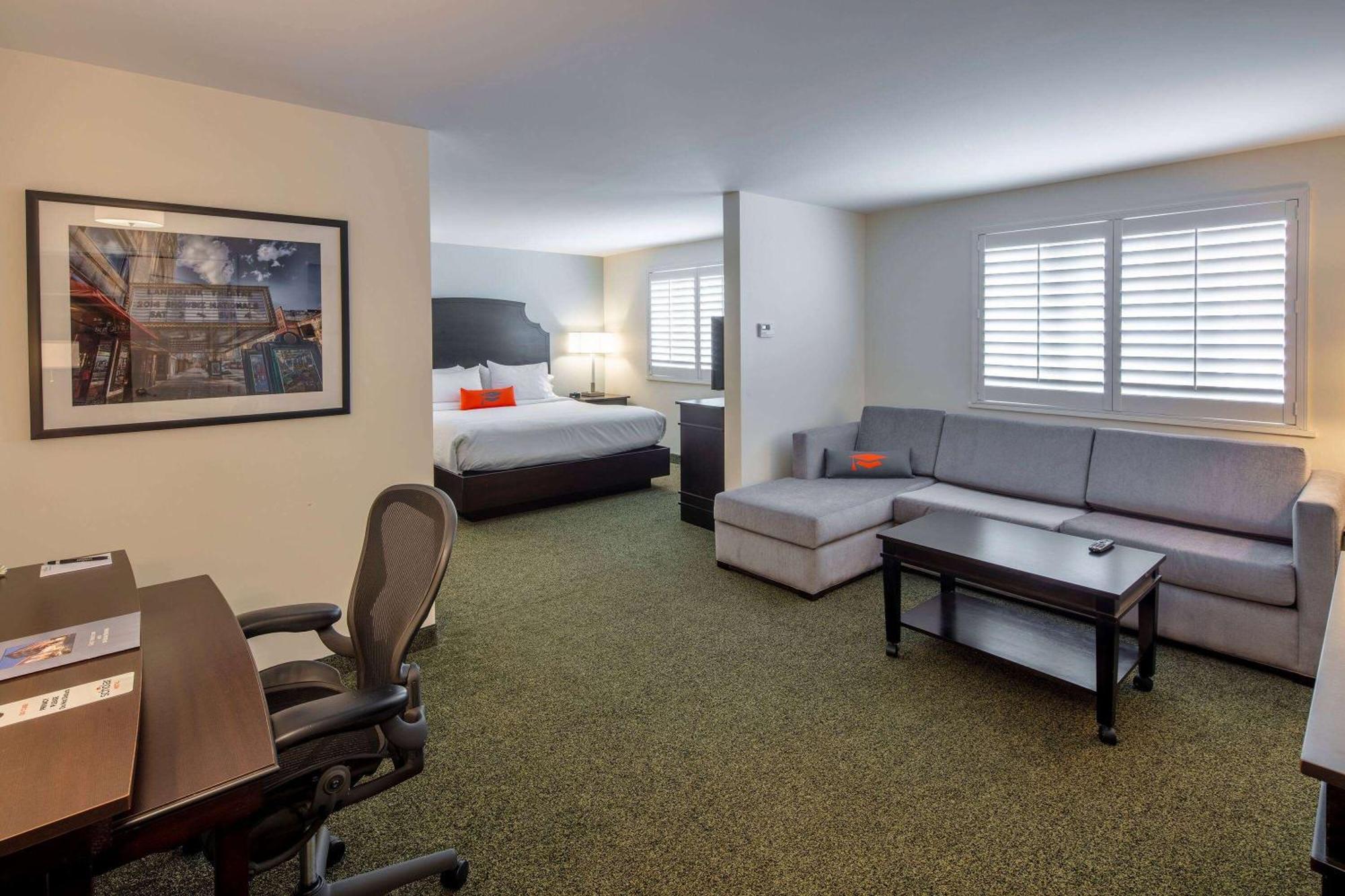 Collegian Hotel & Suites, Trademark Collection By Wyndham シラキュース エクステリア 写真
